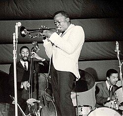Miles_Davis_(Antibes_Juan-les-Pins_1963).jpg
